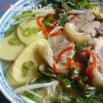 Qu&aacute;n B&uacute;n Sườn, Ch&acirc;n Gi&ograve;